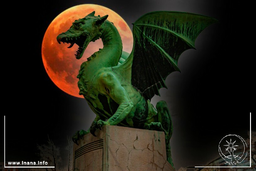 Drache vor Vollmond