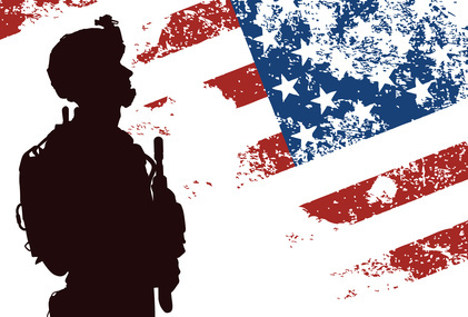 Schatten eines Soldaten vor US Flagge