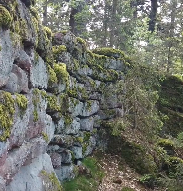 Heidenmauer auf dem Odilienberg