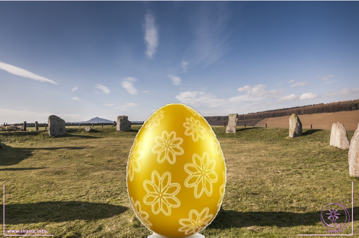 Goldenes Osterei im Steinkreis