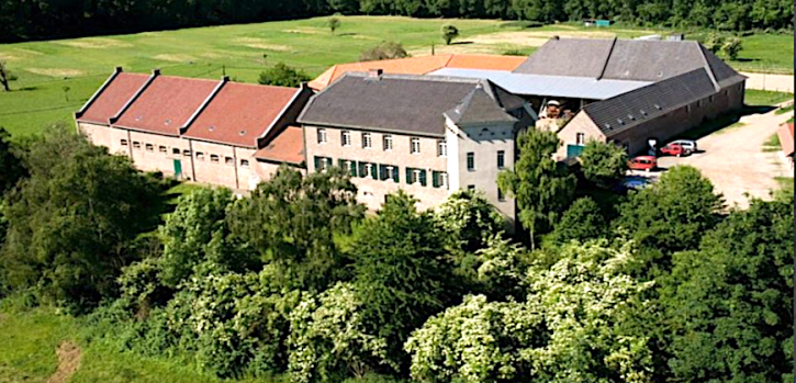 Haus Bürgel nahe der Urdenbacher Kämpe