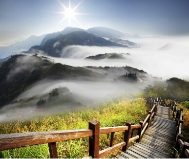 Berggipfel im Nebel